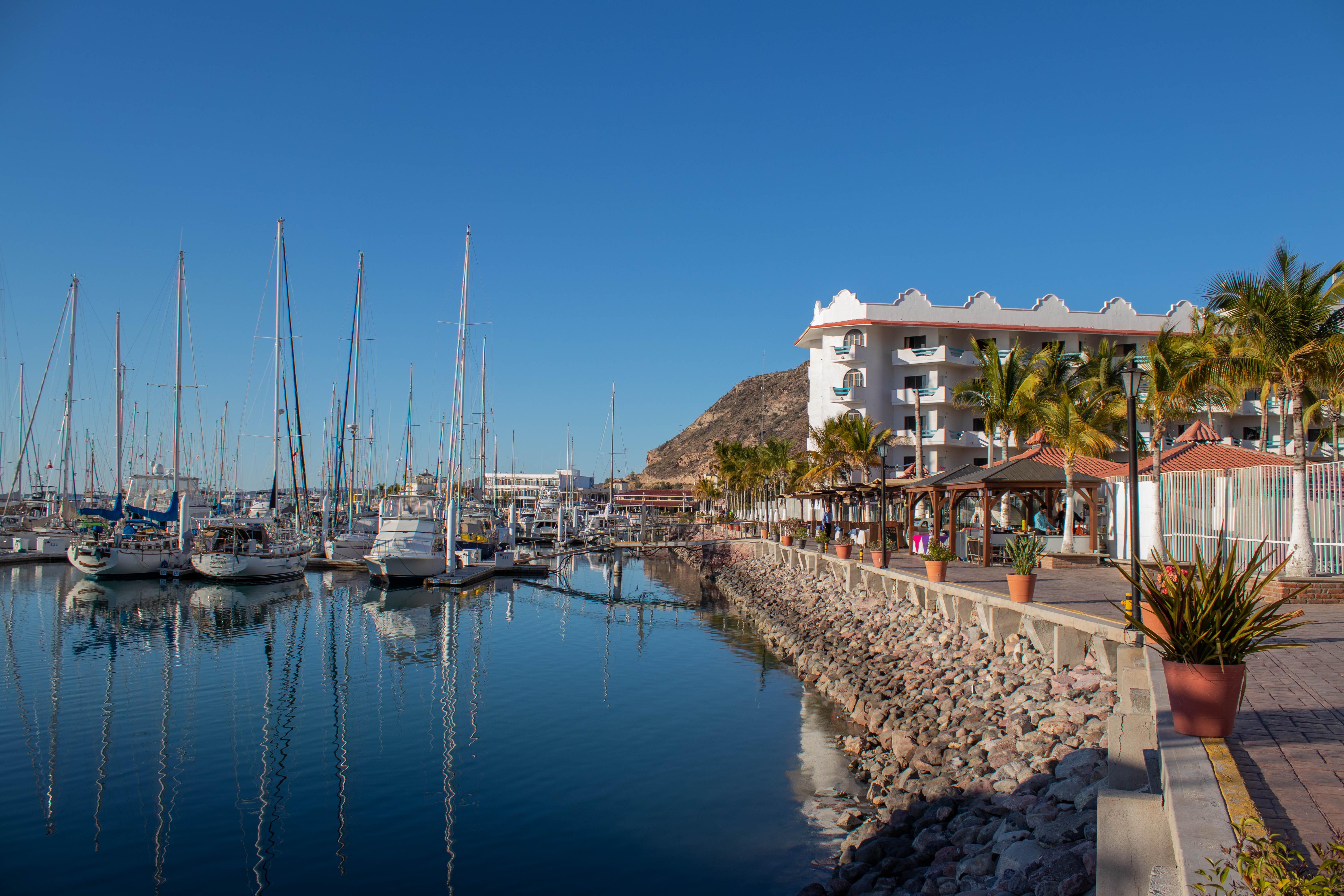 The Westmarine Waterfront Hotel ラパス エクステリア 写真