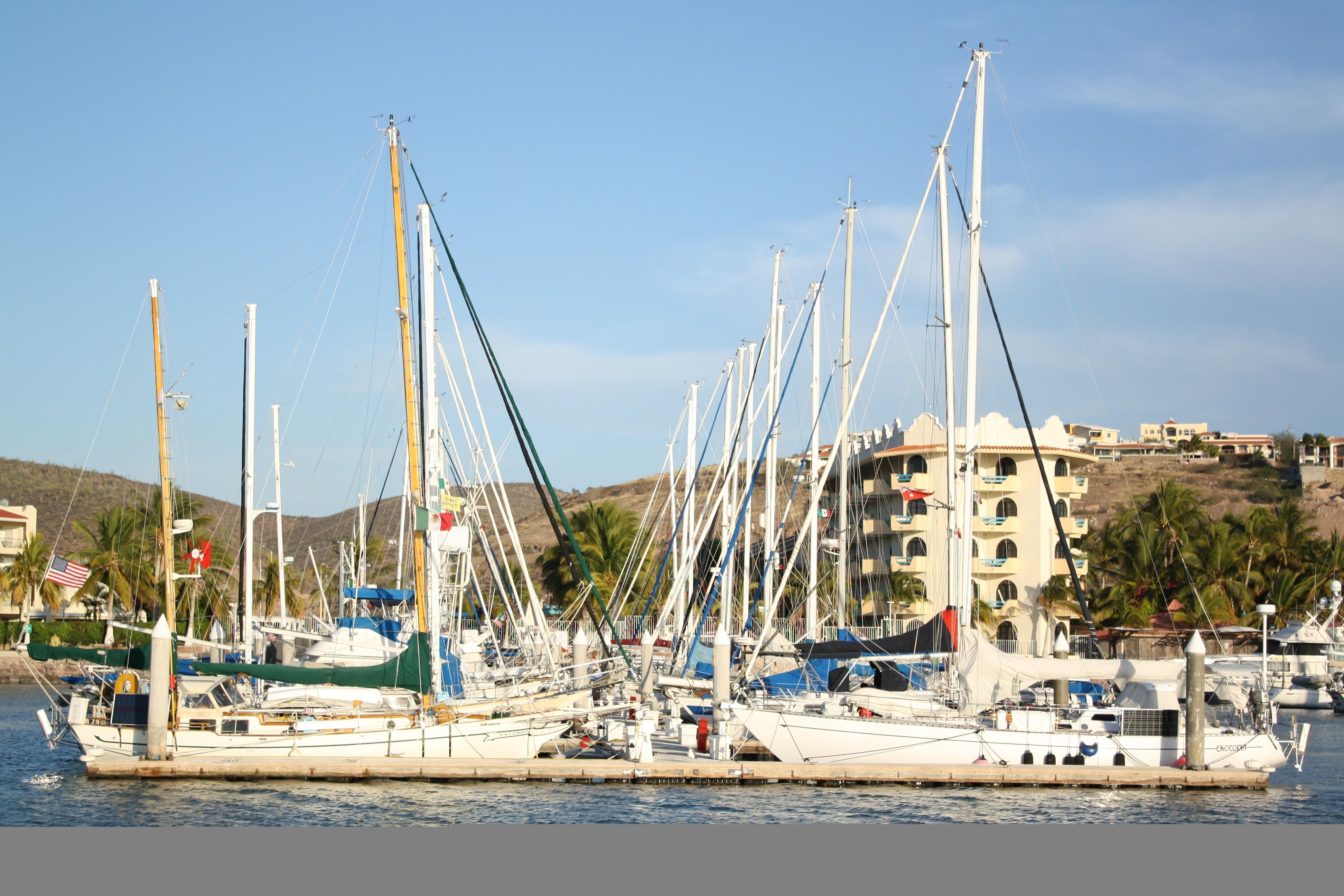 The Westmarine Waterfront Hotel ラパス エクステリア 写真