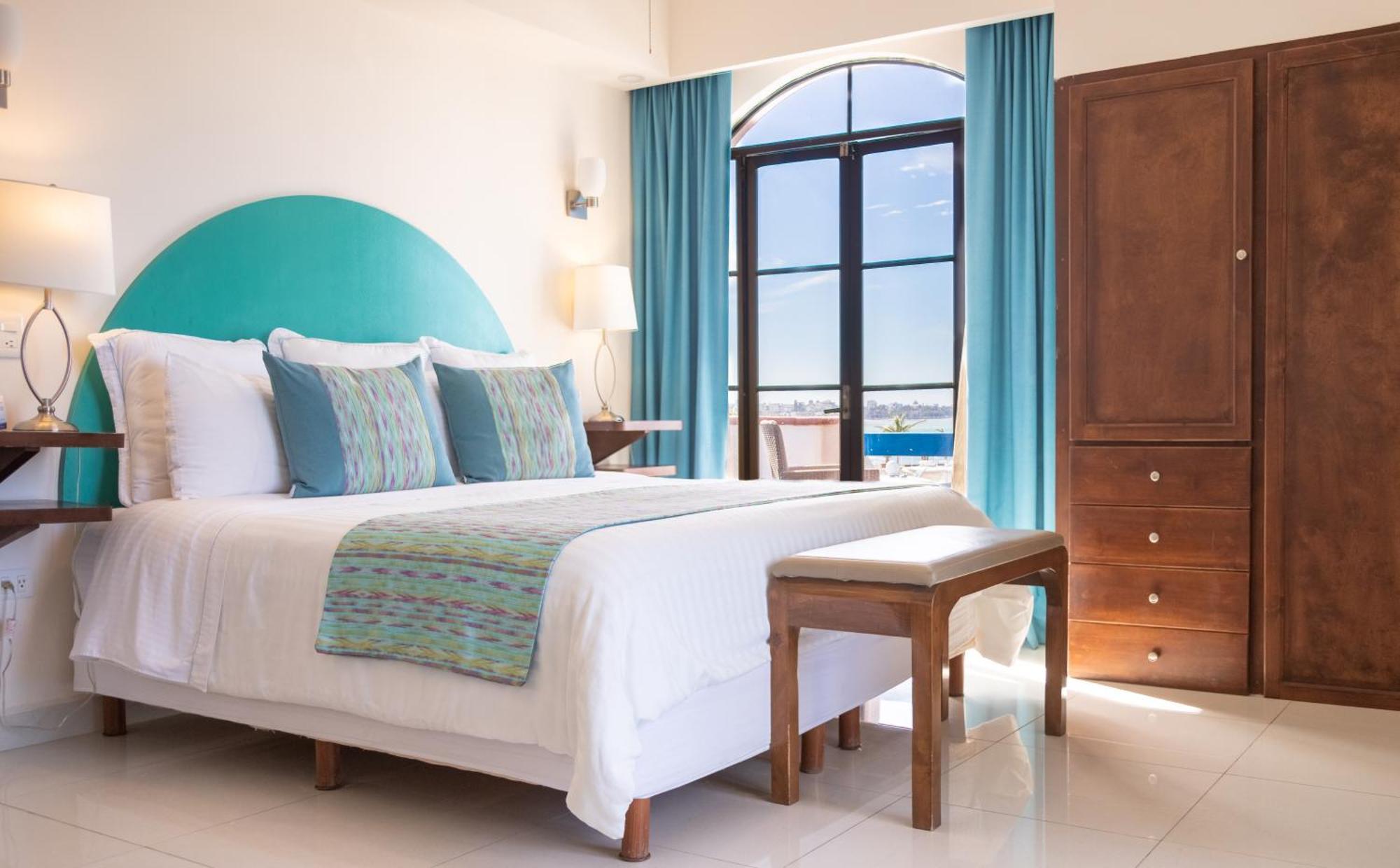 The Westmarine Waterfront Hotel ラパス エクステリア 写真