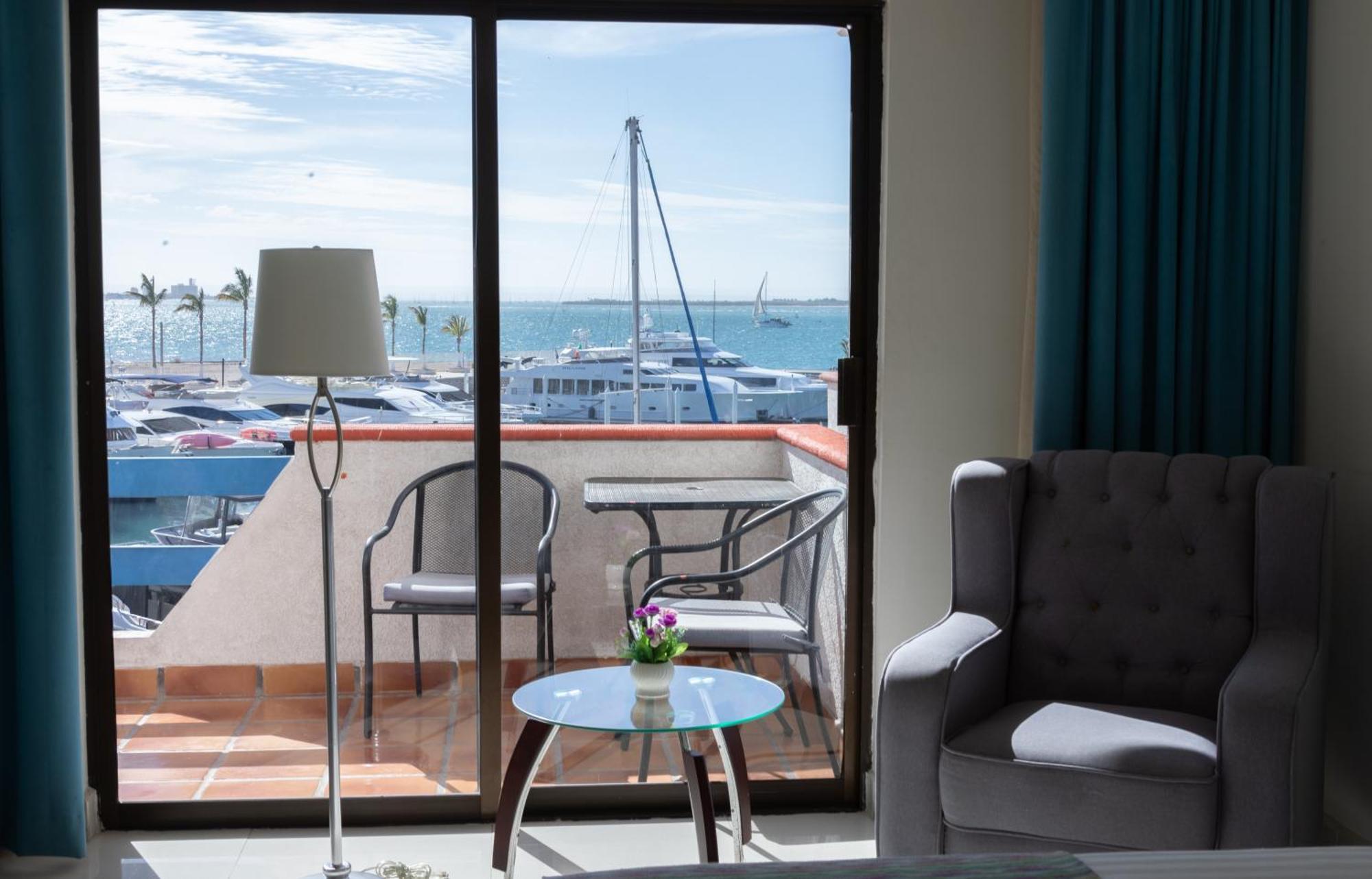 The Westmarine Waterfront Hotel ラパス エクステリア 写真